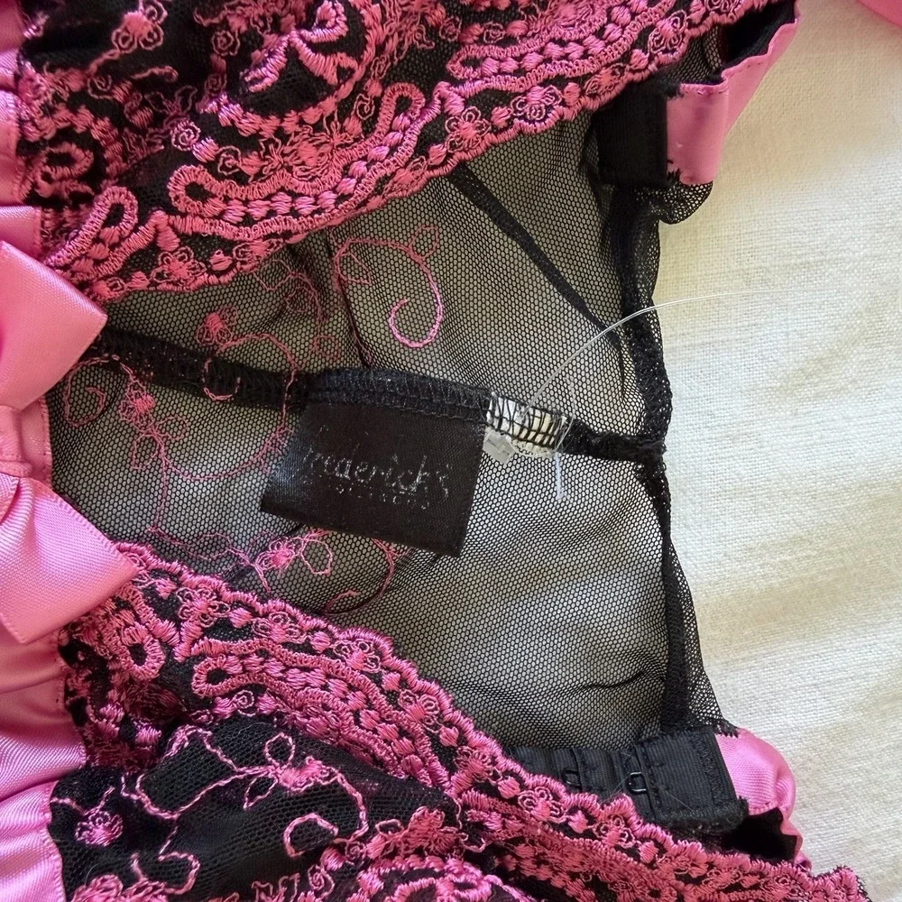 Fredericks of Hollywood Vintage Lingerie Top Sm/Med Pink Black Mesh Babydoll‎